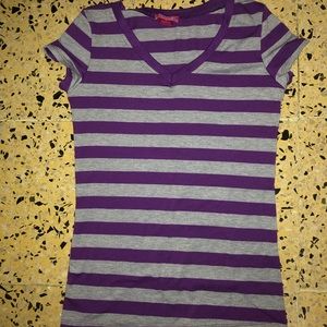 Cute T-shirt for sale!! 👚💗